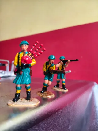 Lotto di soldatini in plastica 5-6 cm