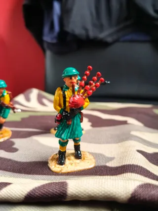 Lotto di soldatini in plastica 5-6 cm