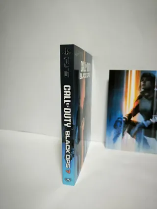 Call of Duty Black Ops 7 PS5 Funda Plastificada