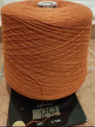 Cono hilo lana color caldero