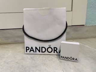 Bolsa y caja Pandora blanca