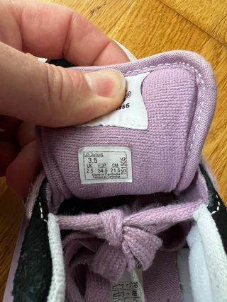 Zapatillas Vans Negras y Moradas 34,5