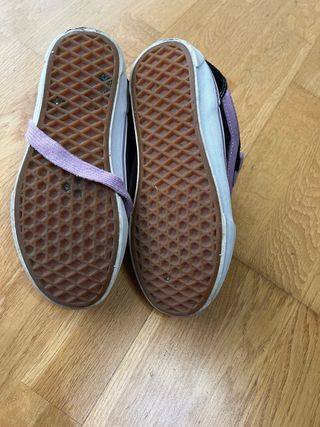 Zapatillas Vans Negras y Moradas 34,5
