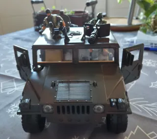 Camión militar de juguete tipo Hummer