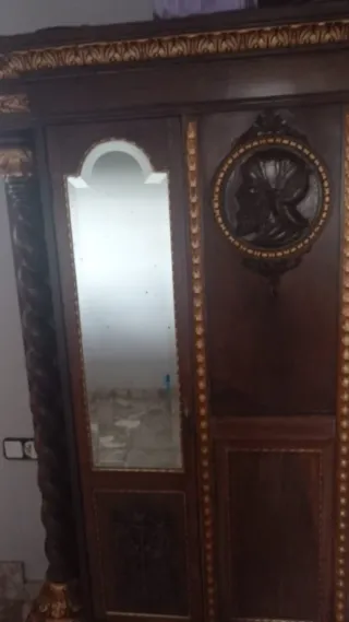 Armario antiguo madera y cristal