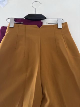 Pantalones de vestir Zara con pinzas