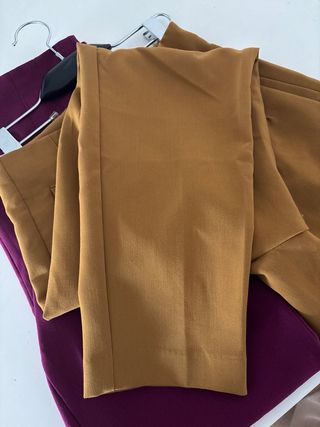 Pantalones de vestir Zara con pinzas