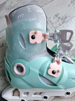 Patines infantiles ajustables color menta