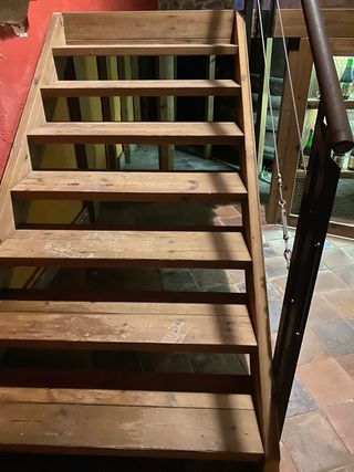 Estructura Escalera y Barandillas Madera