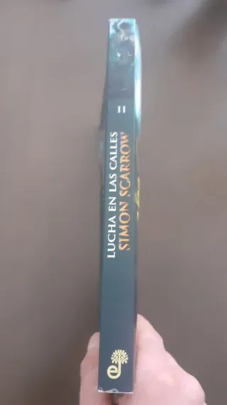 Lucha en las calles (II) (Gladiador) (Spanish E...