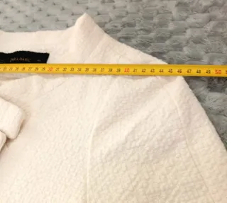 Chaqueta ZARA Tweed Crema Cremalleras Doradas