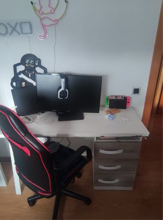 Cama litera con escritorio y armario