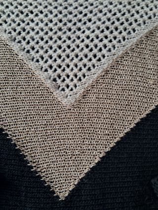 Jersey Diseño Chevron Negro y Dorado