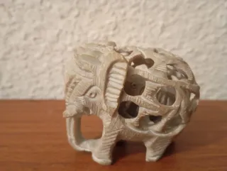 Figura elefante decorativa tallada