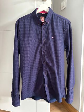 Camisa azul marino