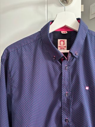 Camisa azul marino