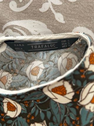 Mono Zara floral verde talla S