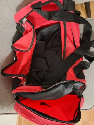 Bolso deportivo Nike rosa y negro