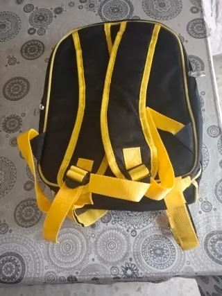 Mochila de picnic negra y amarilla