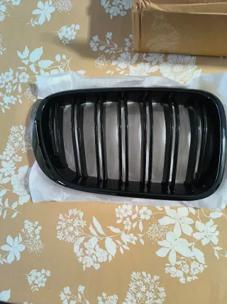 2 Parrillas BMW Negras brillantes