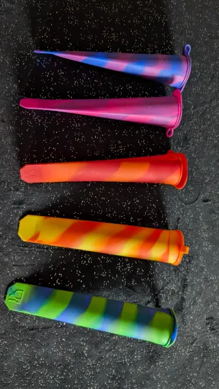 Set 5 stampi ghiacciolo in silicone colorato - Riu