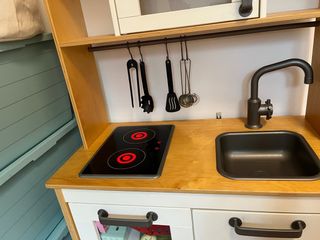 Cocinita IKEA con accesorios