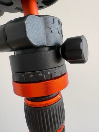 Trípode K&F Concept con soporte móvil