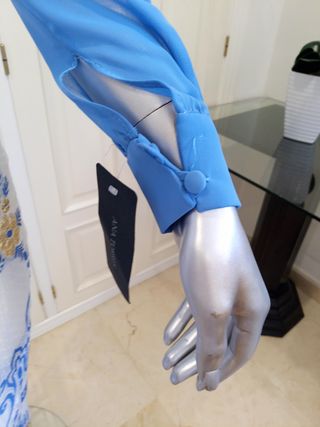 Vestido de fiesta azul y blanco