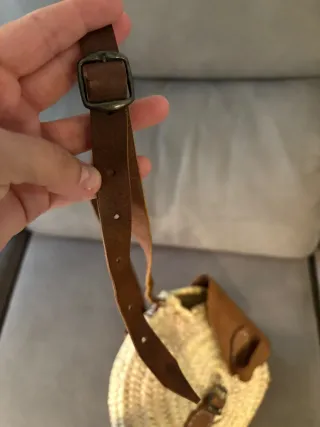 Bolso redondo tejido a mano