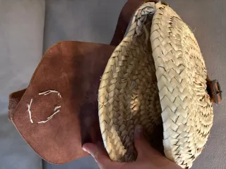 Bolso redondo tejido a mano