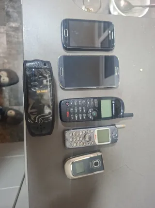 5 Teléfonos Móviles Varios (Sin Cargador)