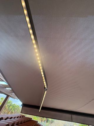 Toldo Smartsun con motor y LED + sensor de viento
