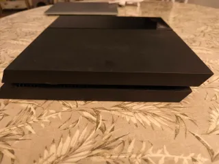 PS4 (PlayStation 4) Negra con Mando