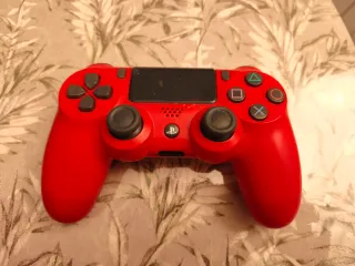 PS4 (PlayStation 4) Negra con Mando