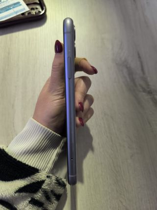 iPhone 11 Morado - Precio Negociable 64GB