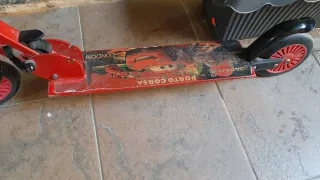 Patinete infantil rojo