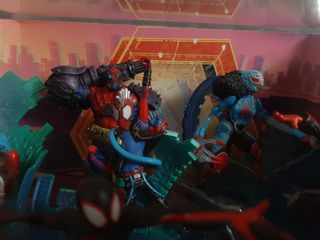 Set Deluxe Across The Spider Universe