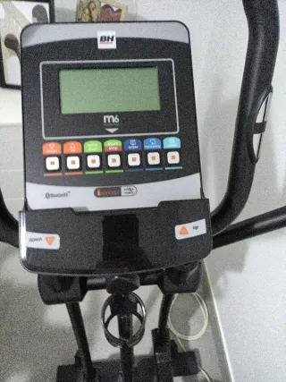 Elíptica BH Fitness M6