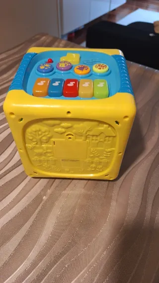 Cubo musical interactivo para bebés
