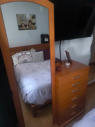 Dormitorio Matrimonio Madera + cómoda + espejo