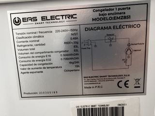 Congelador EAS ELECTRIC EMZ851 bajo encimera