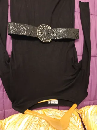 Vestido negro con cinturón