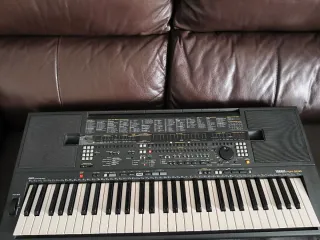 Yamaha PSR SQ16 Teclado Sintetizador