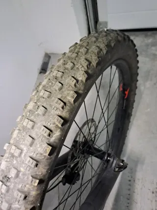 Bicicleta eléctrica MTB cuadro roto