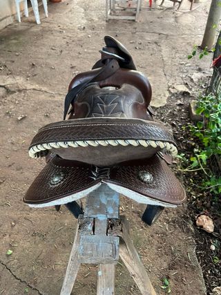 Silla de montar western y manta