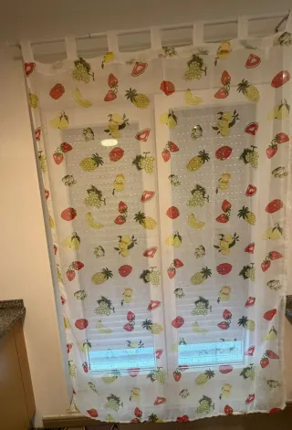 Cortina de cocina con estampado de frutas