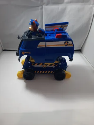 Coche de policía de juguete azul