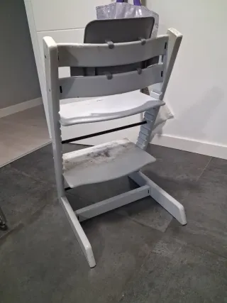 Trona Stokke Blanca y Gris