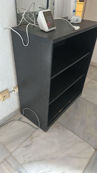 Estantería baja negra