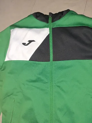 Chaqueta Joma con capucha